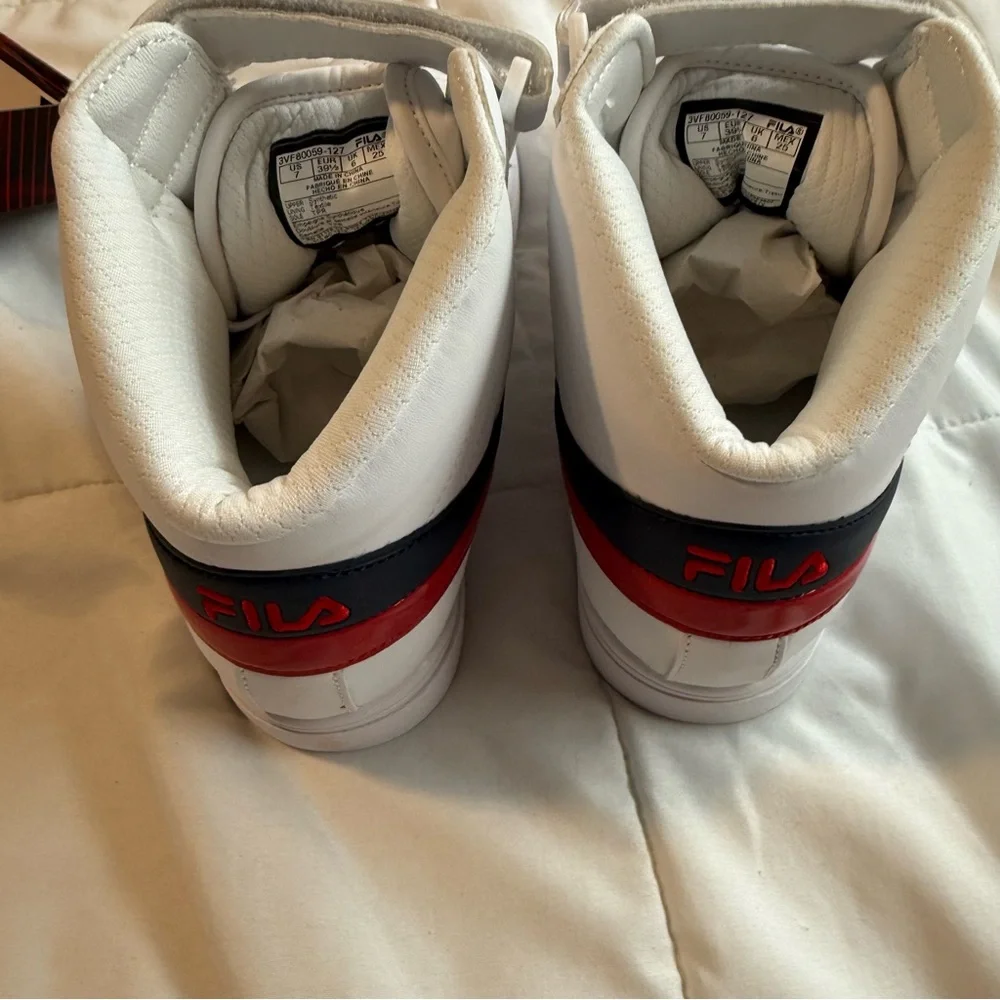 Fila Vulc 13 High Top Sneakers Kids Size 7, White With Navy/Red Patent - Picture 6 of 6